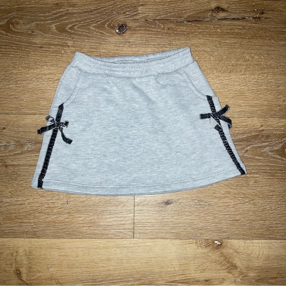 Zara kids Light Gray Mini Skirt With Bows On The Side, Size 3 year